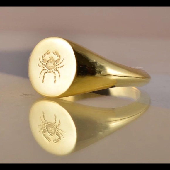 18K Vintage Zodiac Ring - Picture 4 of 7